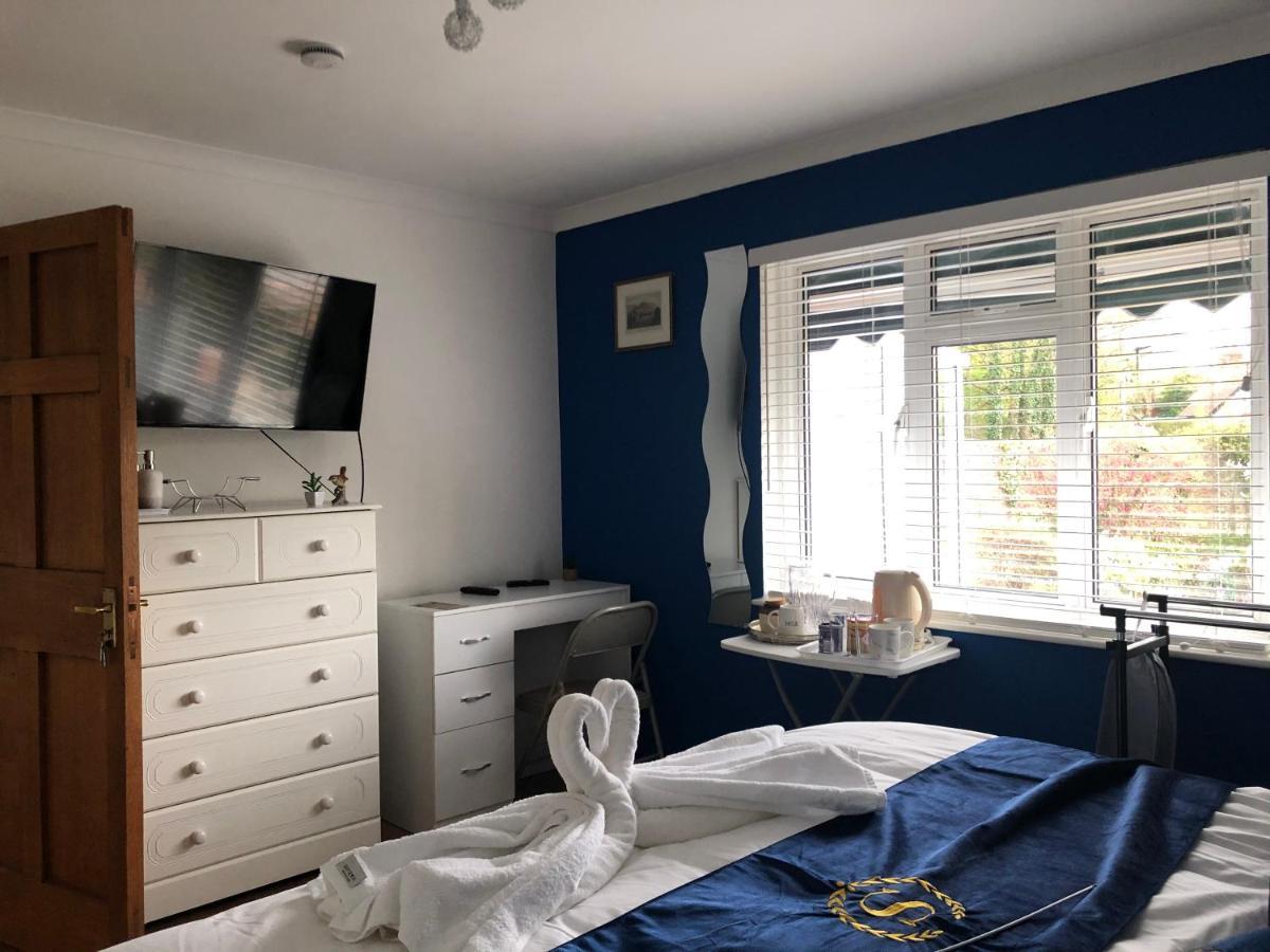 Bed and Breakfast Ponders End Newport  Exteriér fotografie