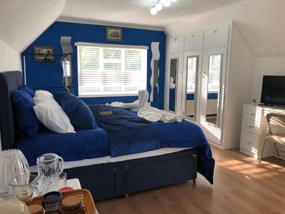 Bed and Breakfast Ponders End Newport  Exteriér fotografie