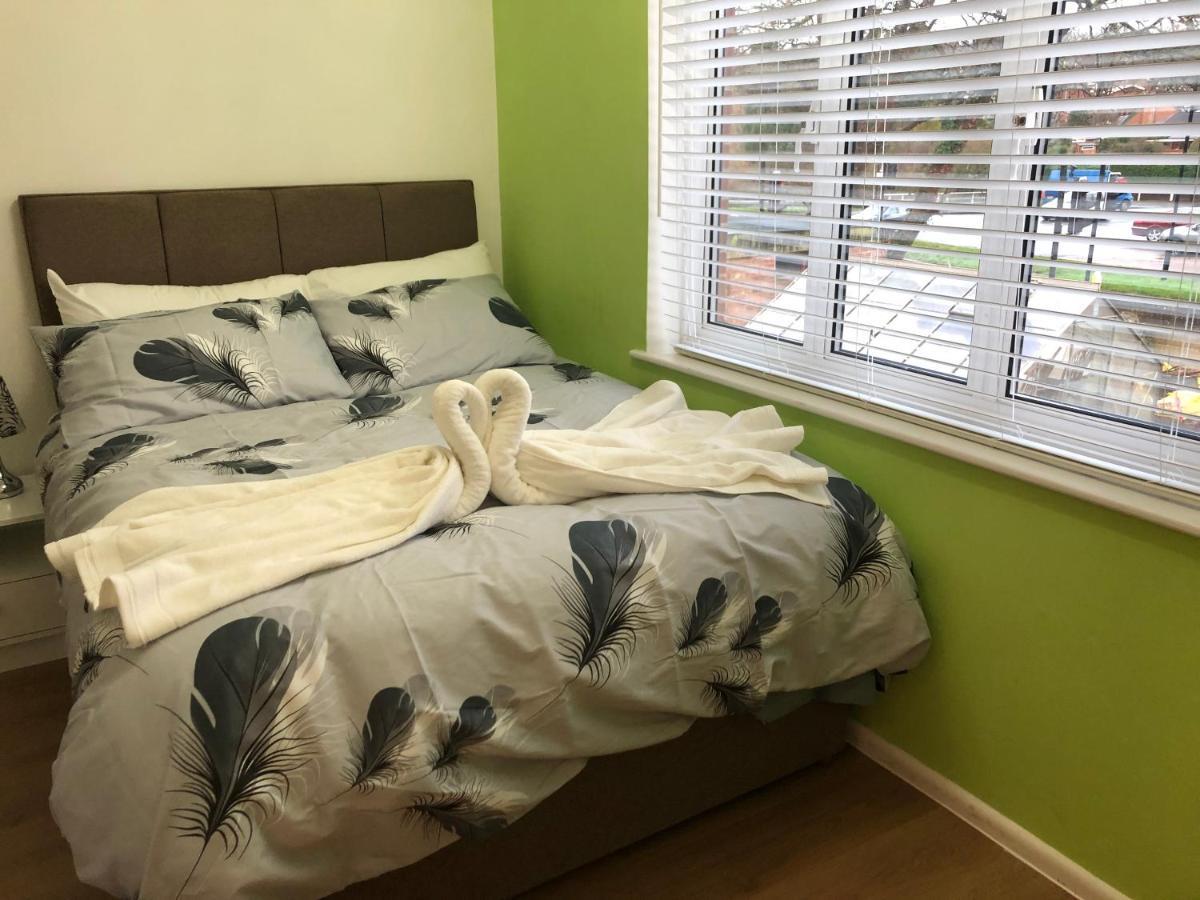 Bed and Breakfast Ponders End Newport  Exteriér fotografie