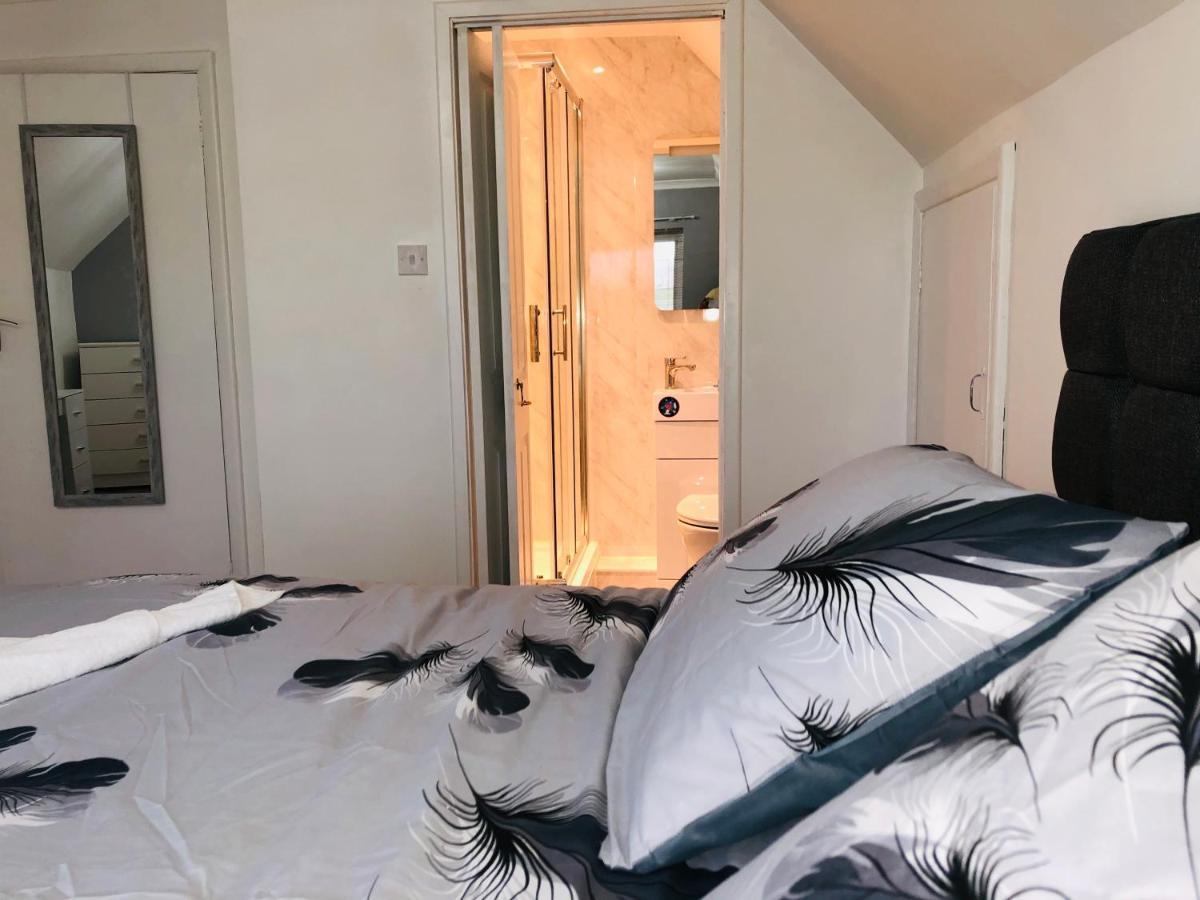 Bed and Breakfast Ponders End Newport  Exteriér fotografie
