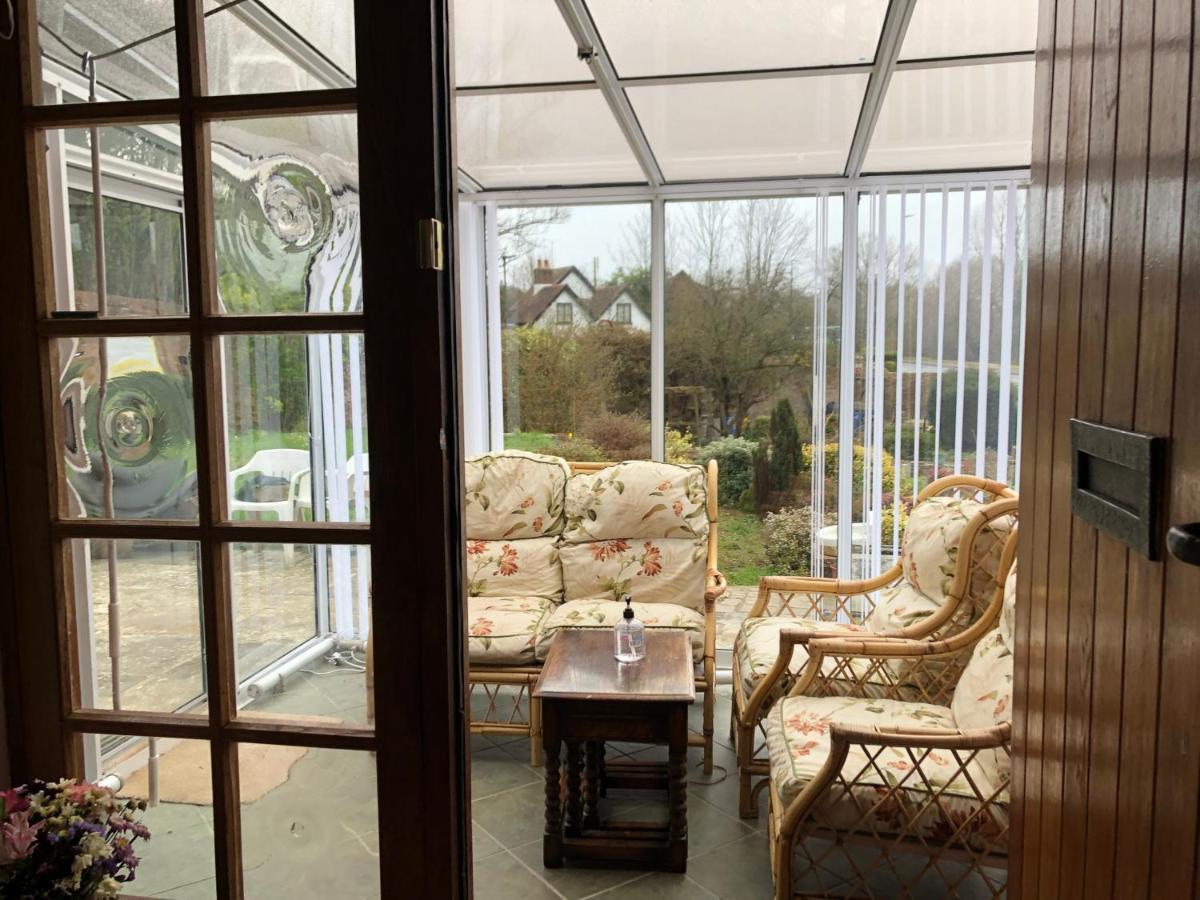 Bed and Breakfast Ponders End Newport  Exteriér fotografie