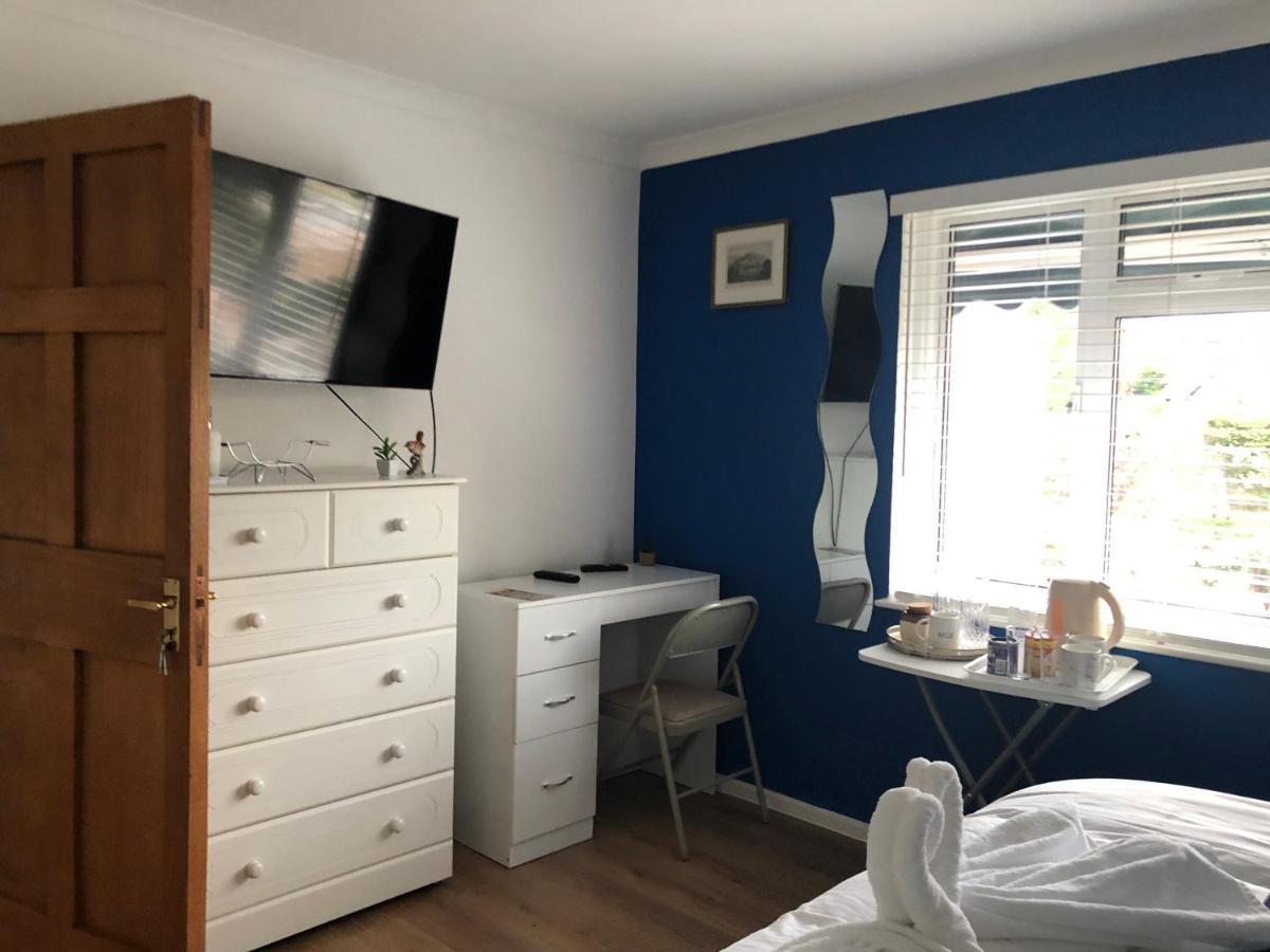 Bed and Breakfast Ponders End Newport  Exteriér fotografie