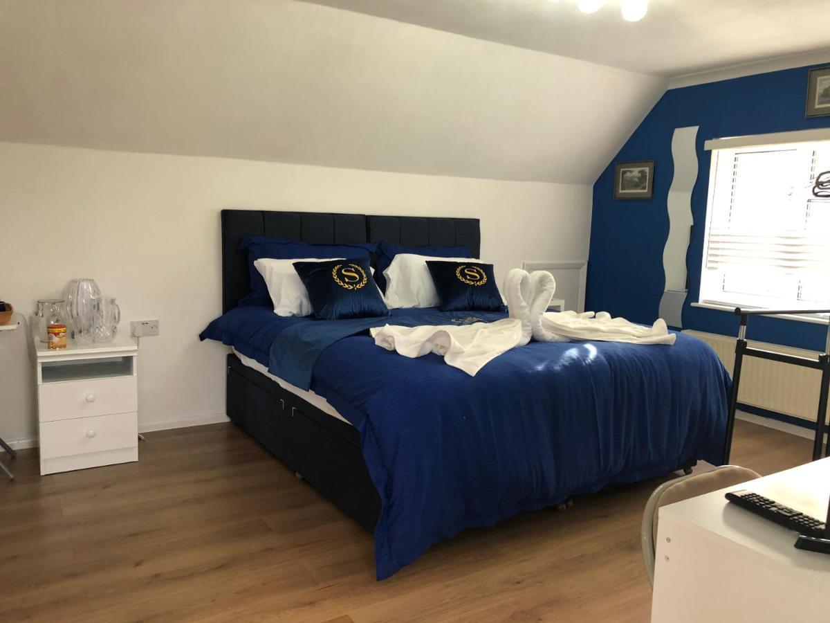 Bed and Breakfast Ponders End Newport  Exteriér fotografie