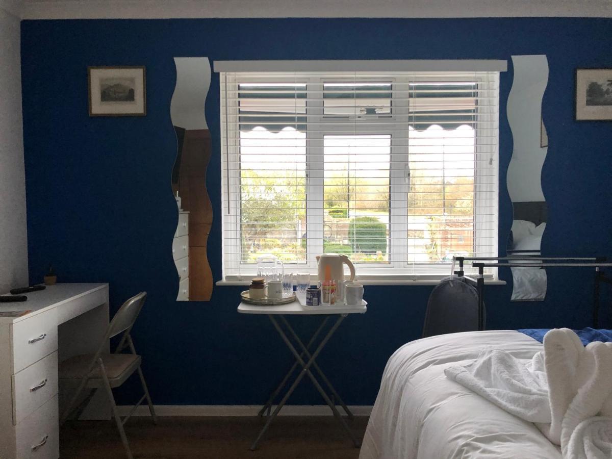 Bed and Breakfast Ponders End Newport  Exteriér fotografie
