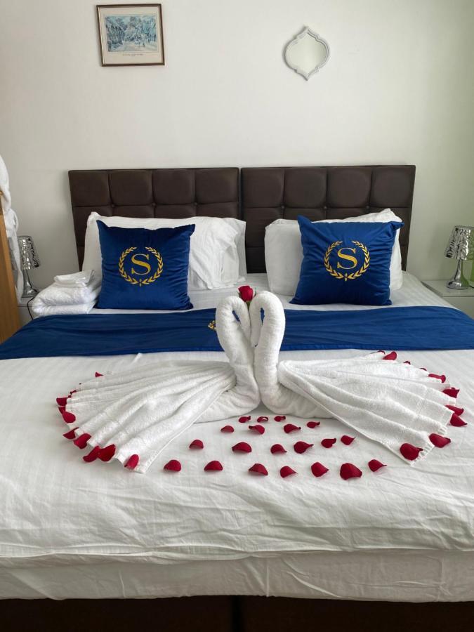 Bed and Breakfast Ponders End Newport  Exteriér fotografie