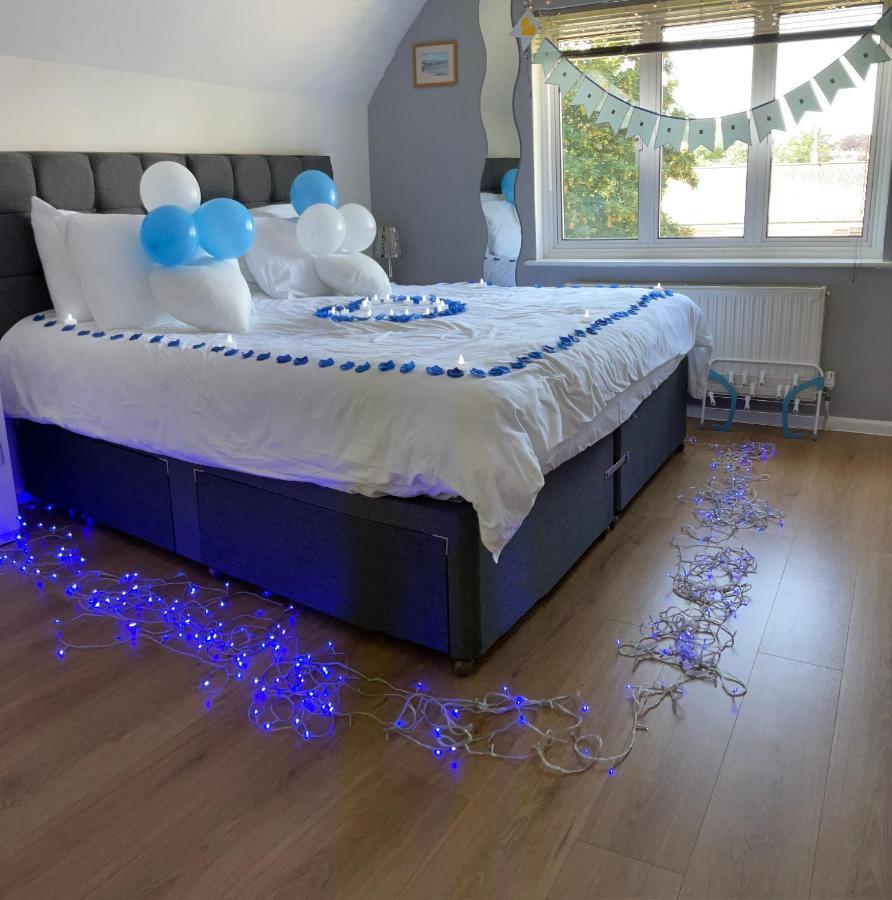 Bed and Breakfast Ponders End Newport  Exteriér fotografie